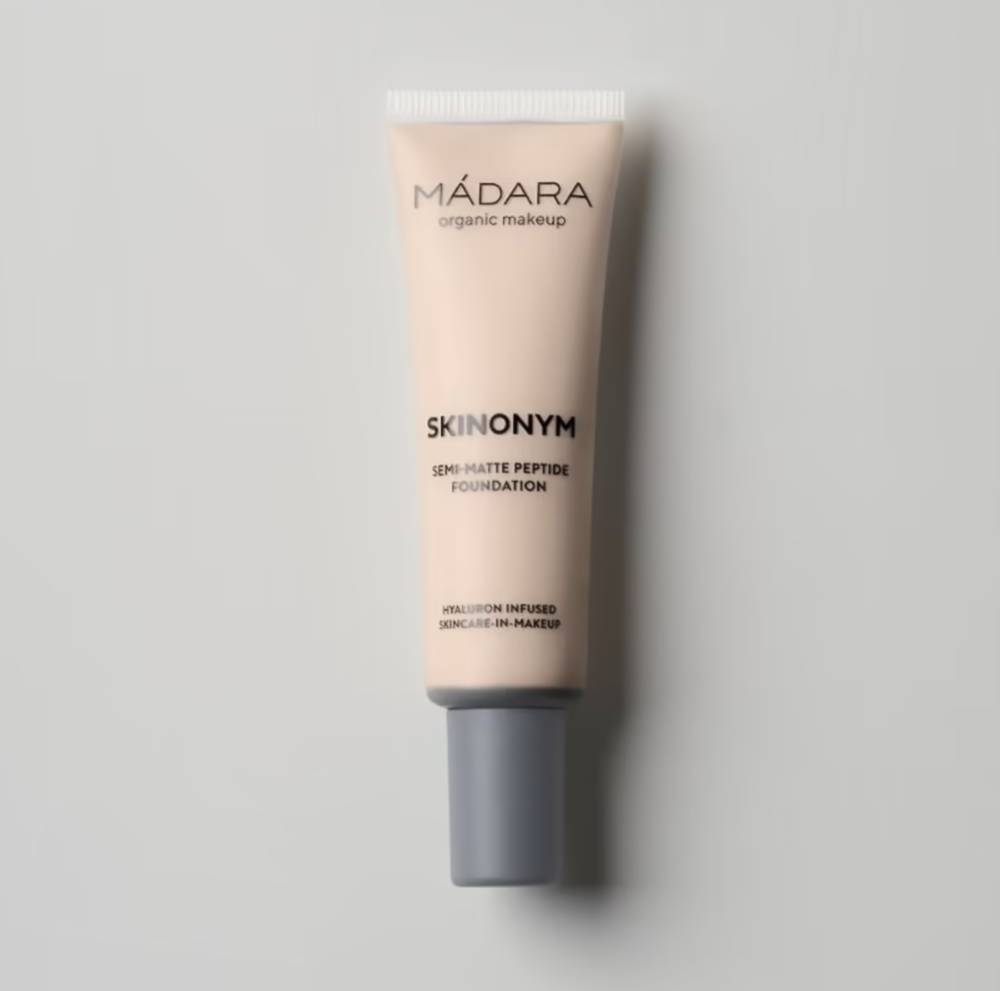 Pusmatēts tonālais krēms ar peptīdiem PORCELAIN 10 Madara